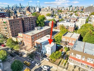 25-14 Crescent Street, Astoria, NY 11102