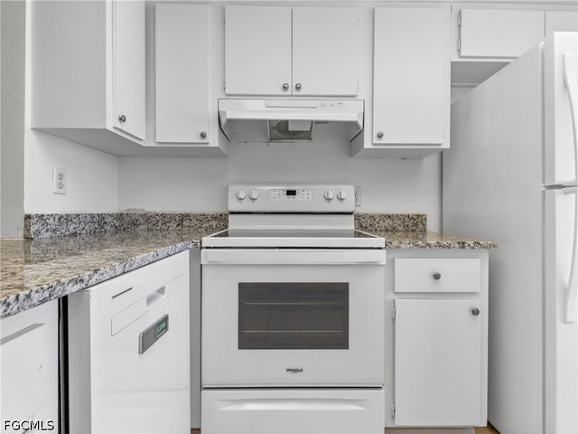 2141 SE 15th PL 110, Cape Coral, FL 33990