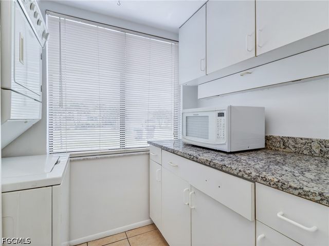 2141 SE 15th PL 110, Cape Coral, FL 33990
