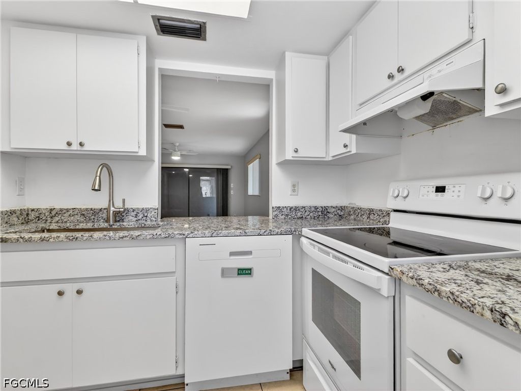 2141 SE 15th PL 110, Cape Coral, FL 33990