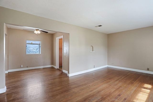 1543 Oxford Way, Stockton, CA 95204