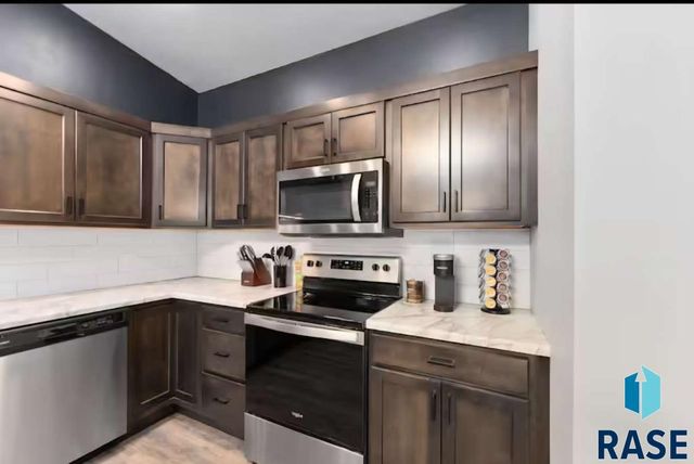 2504 E Copalis Pl, Sioux Falls, SD 57108