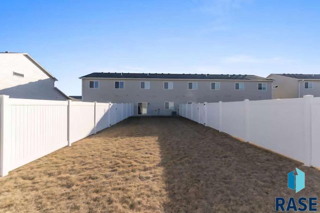 2504 E Copalis Pl, Sioux Falls, SD 57108
