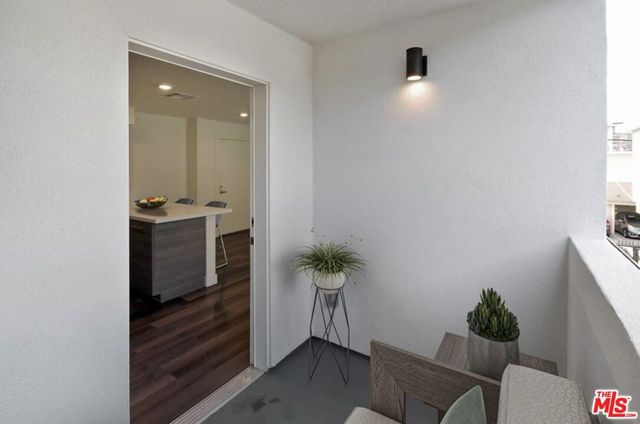 3667 Mentone Avenue 3, Los Angeles, CA 90034