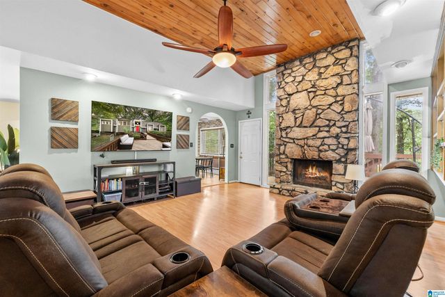 1825 CHANDAMONT CIRCLE, Pelham, AL 35124