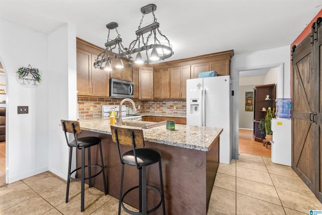 1825 CHANDAMONT CIRCLE, Pelham, AL 35124