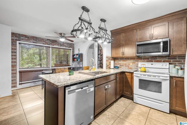 1825 CHANDAMONT CIRCLE, Pelham, AL 35124