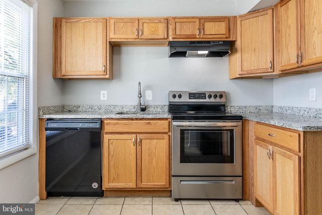 1438 COTTONWOOD CT, Woodbridge, VA 22191