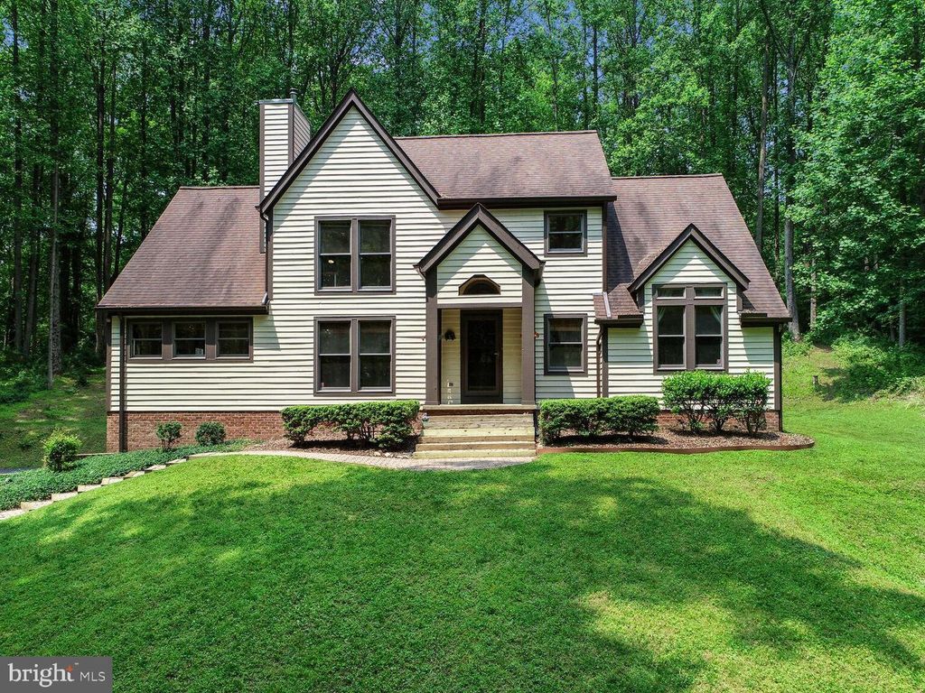 13737 LAKESIDE DR, Clarksville, MD 21029