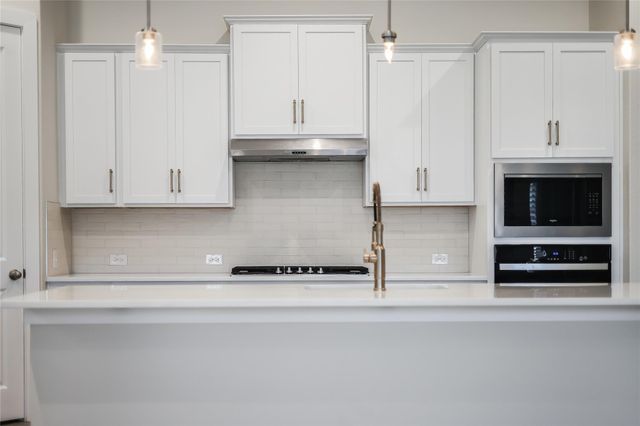8000 Sunrise Ravine PASS, Lago Vista, TX 78645