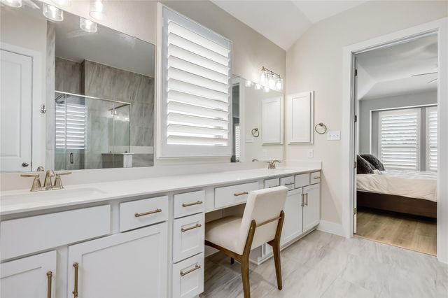 8000 Sunrise Ravine PASS, Lago Vista, TX 78645