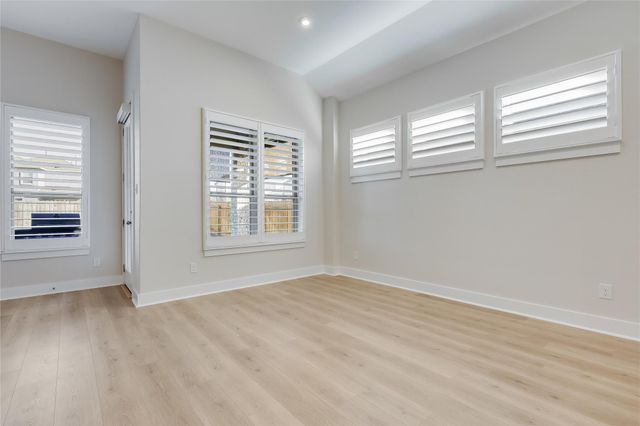 8000 Sunrise Ravine PASS, Lago Vista, TX 78645