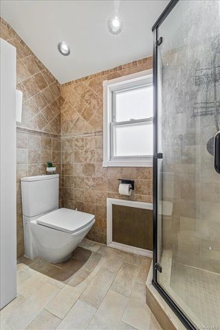 727 Henry Street, Uniondale, NY 11553