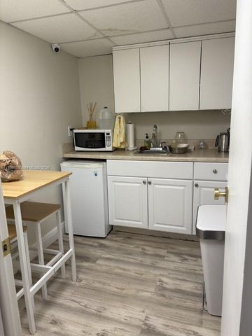 5975 Sunset Dr 603, South Miami, FL 33143