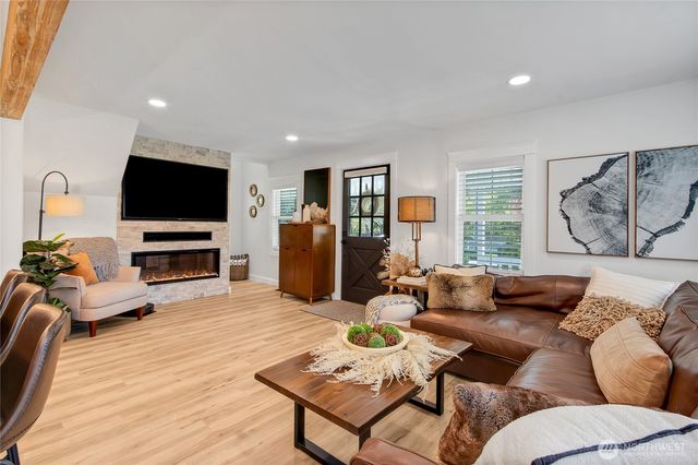 15420 62nd Avenue E, Puyallup, WA 98375
