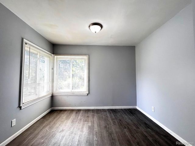 7275 W Outer Drive, Detroit, MI 48235