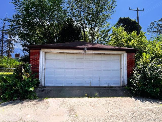 7275 W Outer Drive, Detroit, MI 48235