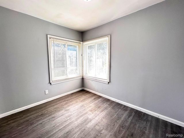 7275 W Outer Drive, Detroit, MI 48235