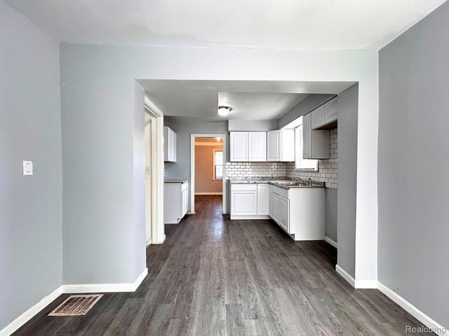 7275 W Outer Drive, Detroit, MI 48235