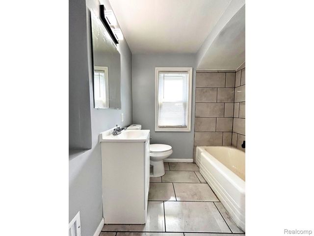 7275 W Outer Drive, Detroit, MI 48235