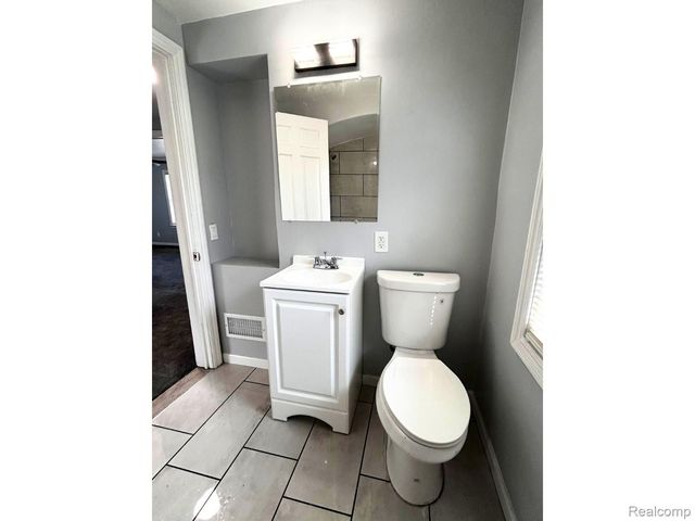 7275 W Outer Drive, Detroit, MI 48235