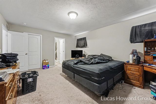 1041 Sunfield Dr Drive, Holland, MI 49424