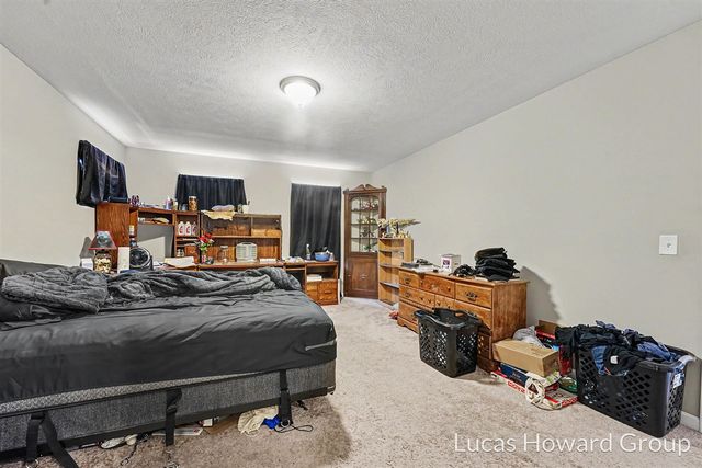1041 Sunfield Dr Drive, Holland, MI 49424