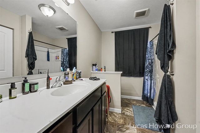1041 Sunfield Dr Drive, Holland, MI 49424