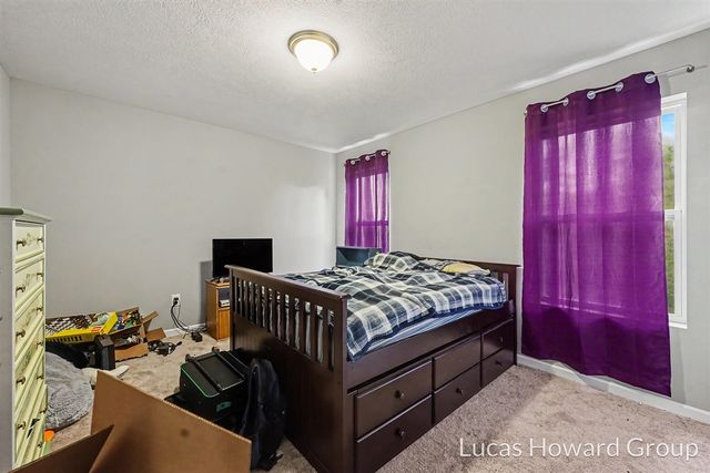 1041 Sunfield Dr Drive, Holland, MI 49424
