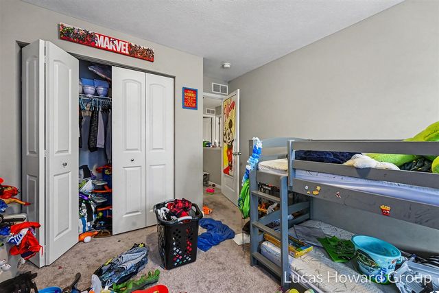 1041 Sunfield Dr Drive, Holland, MI 49424