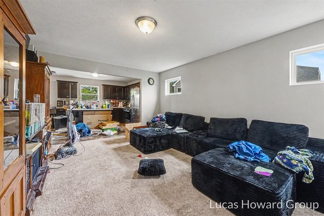 1041 Sunfield Dr Drive, Holland, MI 49424