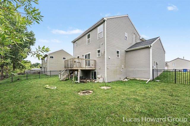 1041 Sunfield Dr Drive, Holland, MI 49424