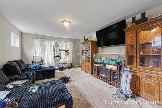 1041 Sunfield Dr Drive, Holland, MI 49424