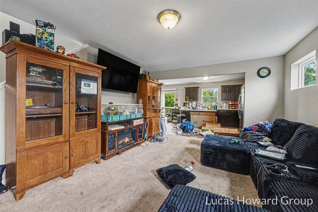 1041 Sunfield Dr Drive, Holland, MI 49424