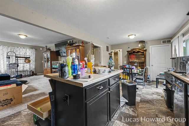 1041 Sunfield Dr Drive, Holland, MI 49424