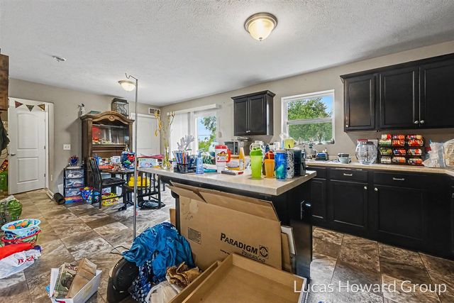 1041 Sunfield Dr Drive, Holland, MI 49424