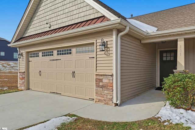 101 Forest Ridge Way, Greenville, SC 29617