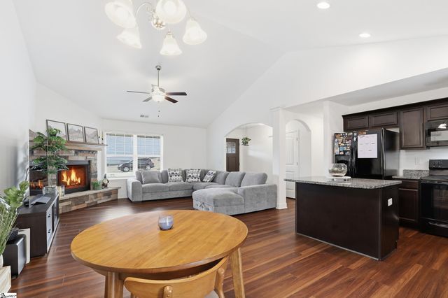 101 Forest Ridge Way, Greenville, SC 29617