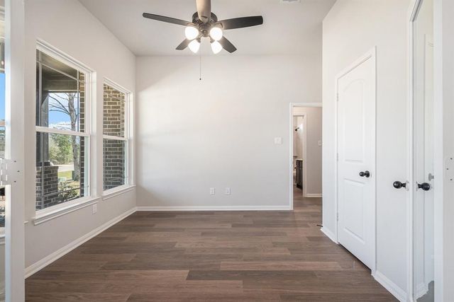 11708 Oakwood Ranch, Willis, TX 77378