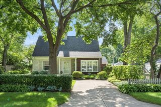 376 Rosewood Avenue, Winnetka, IL 60093