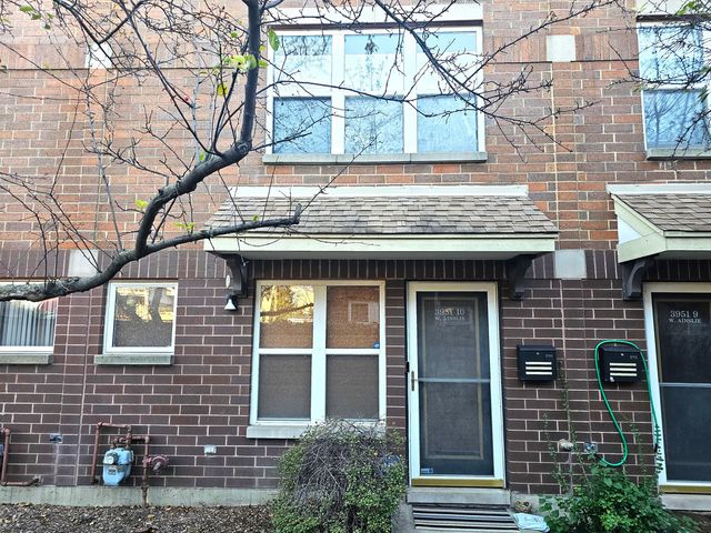 3951 W Ainslie Street 10, Chicago, IL 60625