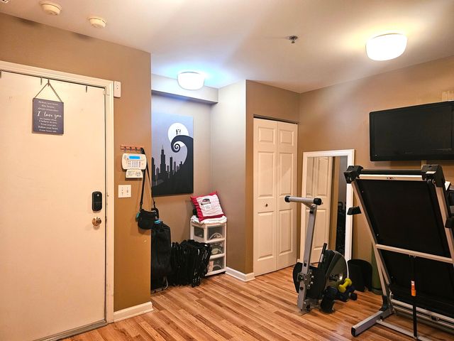 3951 W Ainslie Street 10, Chicago, IL 60625