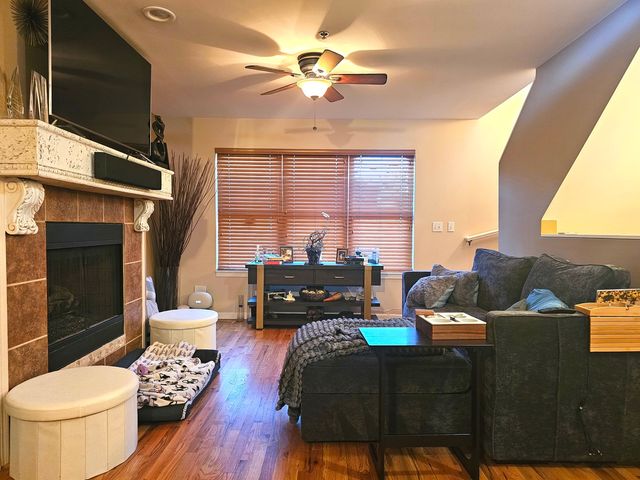 3951 W Ainslie Street 10, Chicago, IL 60625