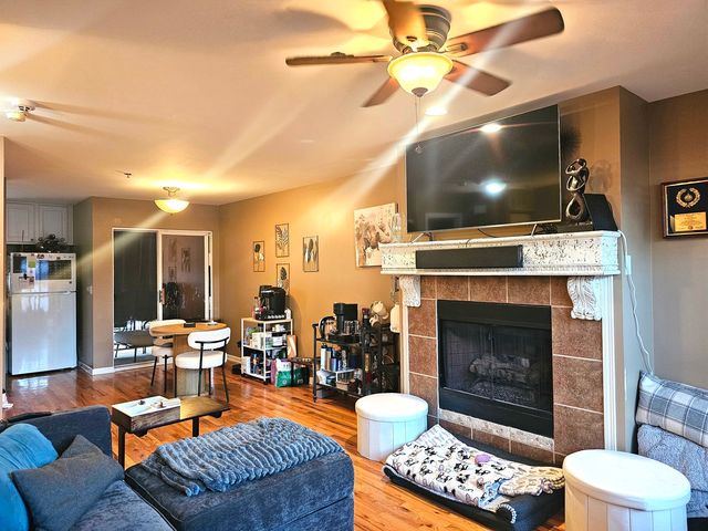 3951 W Ainslie Street 10, Chicago, IL 60625
