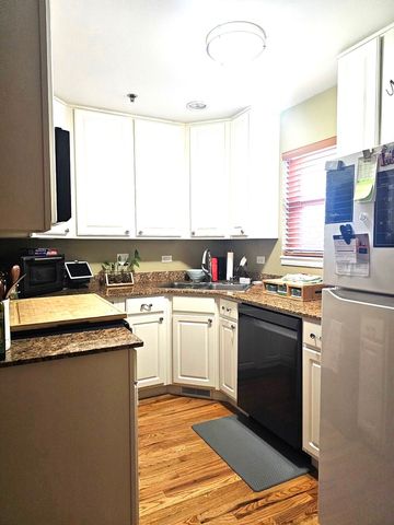 3951 W Ainslie Street 10, Chicago, IL 60625