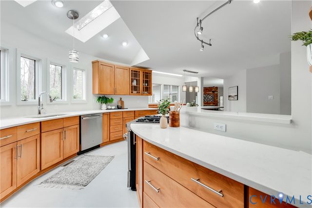 9306 S Mooreland Rd, Henrico, VA 23229