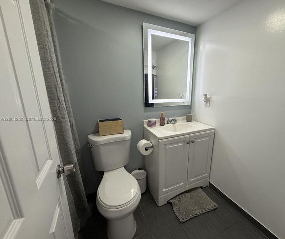 5767 Washington St F1, Hollywood, FL 33023