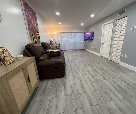 5767 Washington St F1, Hollywood, FL 33023