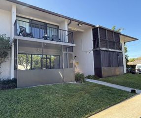 5767 Washington St F1, Hollywood, FL 33023