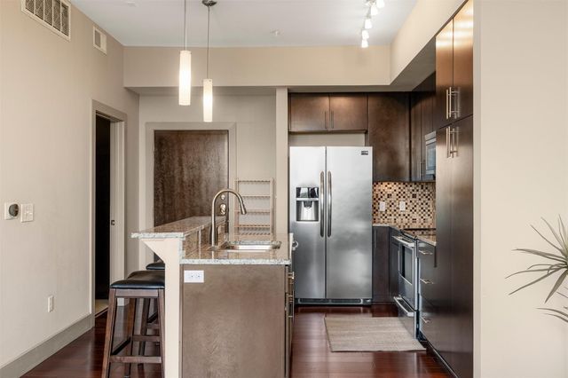 1320 Robert Browning ST 408, Austin, TX 78723